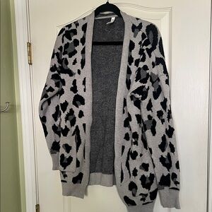 Wishlist Gray and Black Leopard Open-Front Cardigan